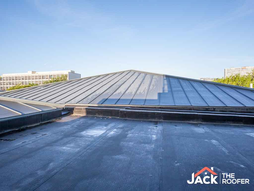 Proper Precautions: Commercial Roofing Safety Tips